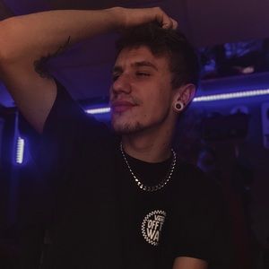 Meet your Posher, Thomas